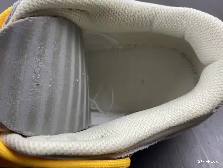 DJ0950-109 O-W Low Nike 39 Dunk Lot 0524